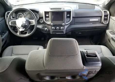 2022 Ram 1500 Big Horn/Lone Star z USA, uszkodzony, nr VIN 1C6RREBG2NN202103